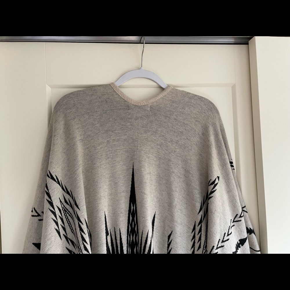 Francesca’s shawl sweater, OS. - Picture 7 of 8